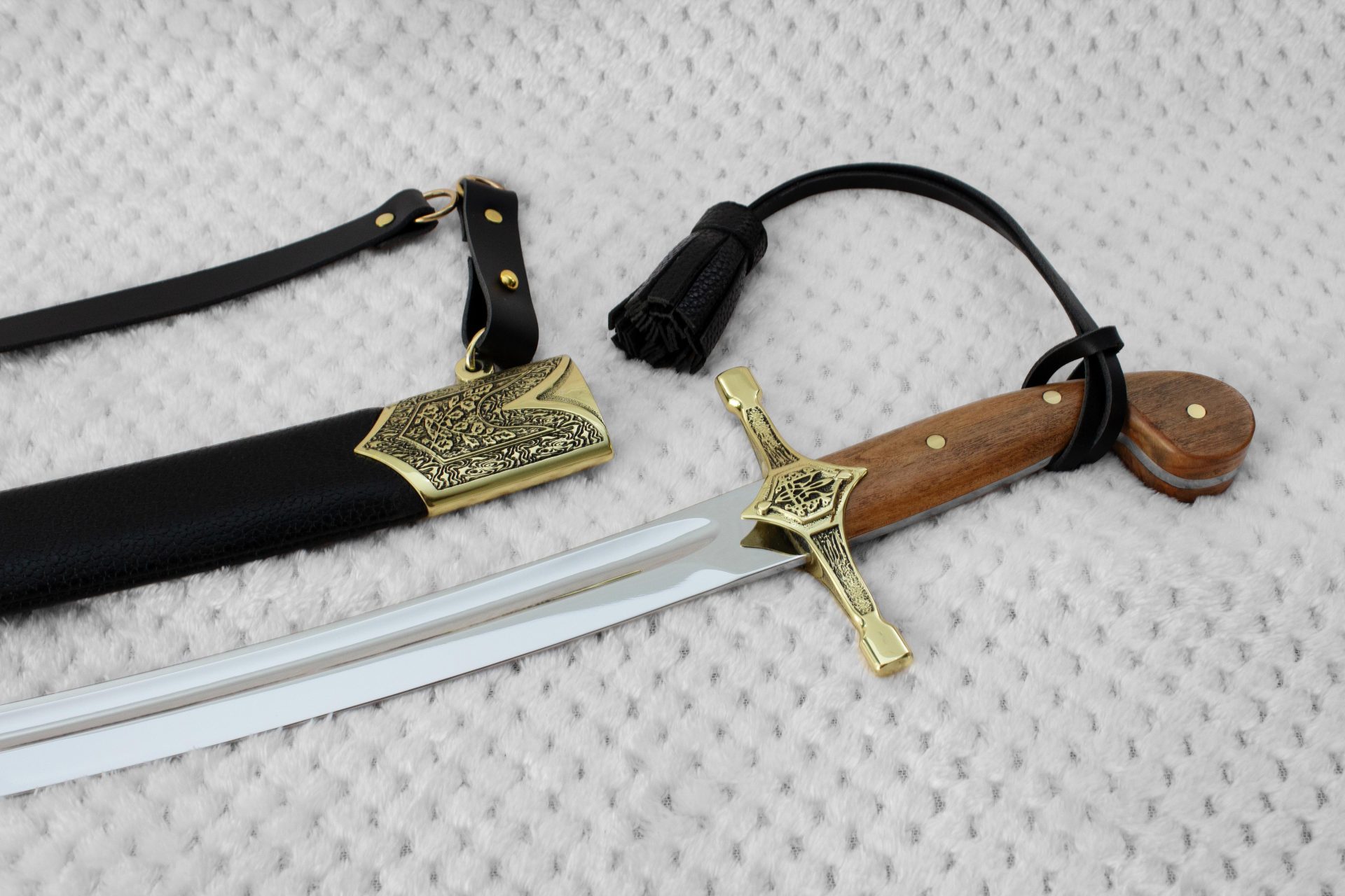 Козацька шабля, модель "СіЧ-К" в ножнах